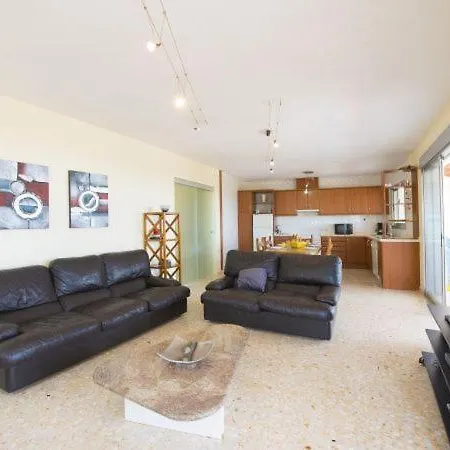 Sleeps 8 Pool *